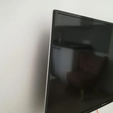 Grosse-und-schoene-ferienwohnung-mit-tv-wlan-balkon-parkplatz-inkl *