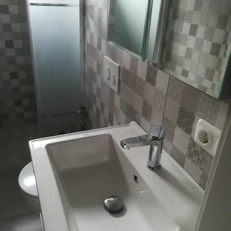 Appartement Grosse-und-schoene-ferienwohnung-mit-tv-wlan-balkon-parkplatz-inkl *