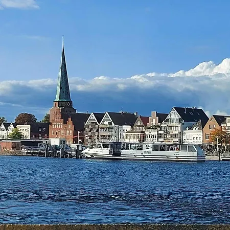 Appartement Grosse-und-schoene-ferienwohnung-mit-tv-wlan-balkon-parkplatz-inkl Lübeck